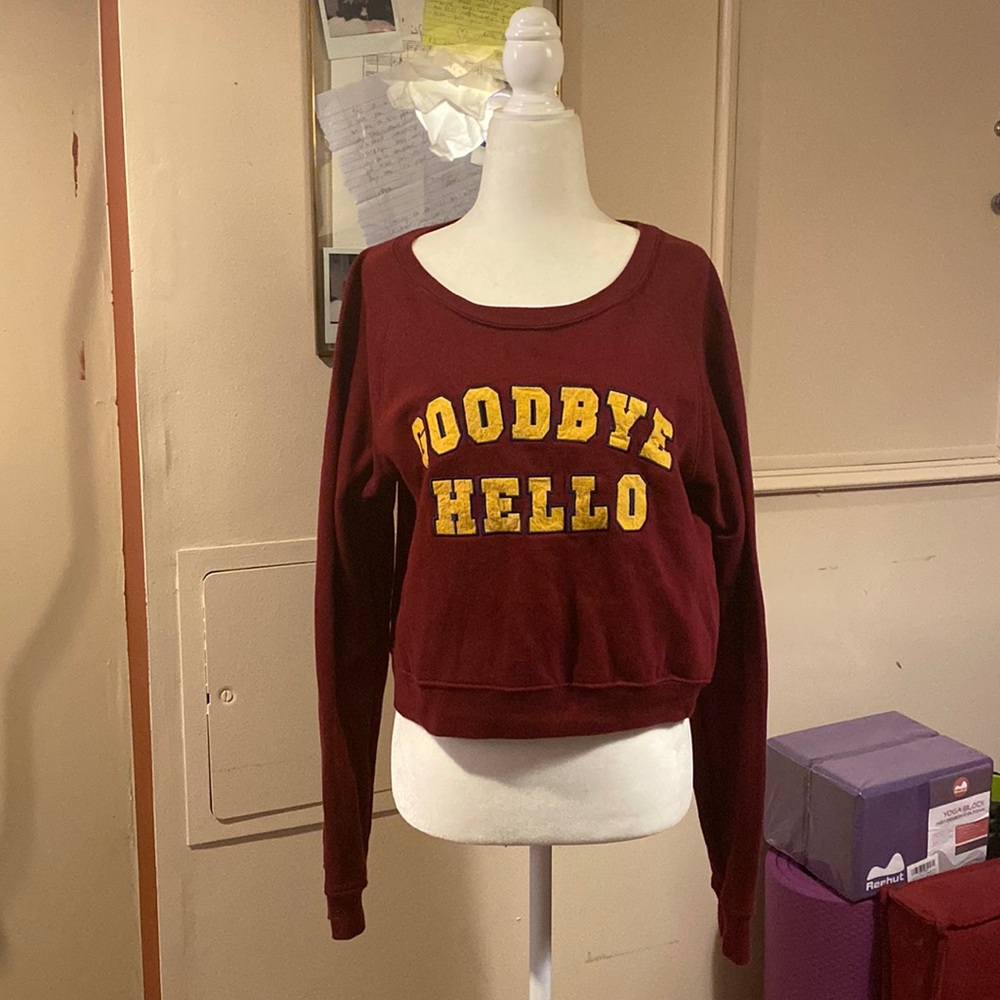 Goodby and Hello 👋🏻 crop sweater 🙃